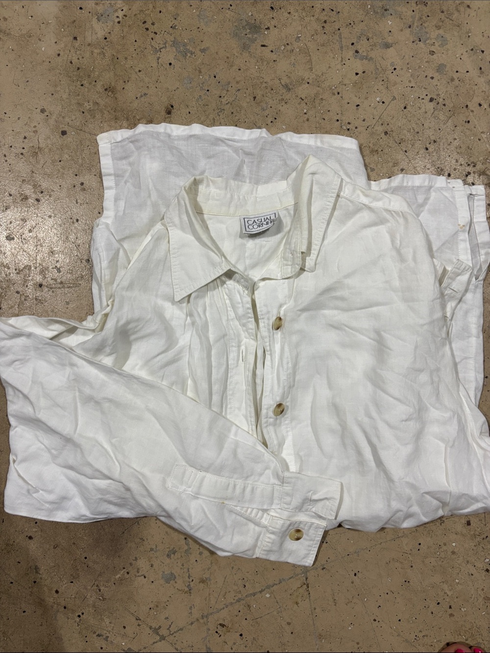 VINTAGE Casual Corner Creamy White Linen Button-Front Shirt